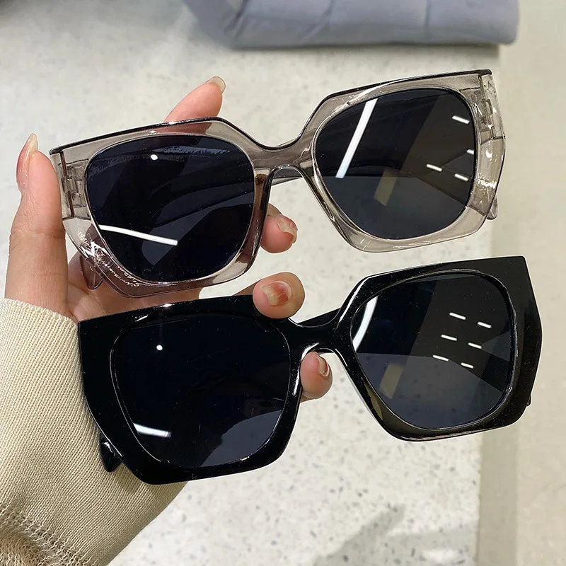 Vintage Brand Designer Polygon - Luxury Lifestyle Store recension och pris