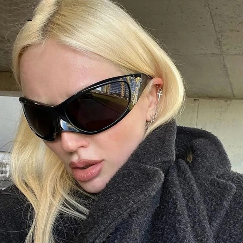 New Y2K Punk Sunglasses Women  - Luxury Lifestyle Store recension och pris