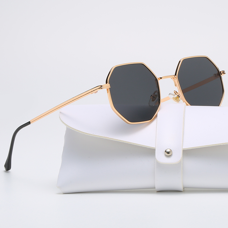 Square Polygon Metal Sunglasse - Luxury Lifestyle Store recension och pris