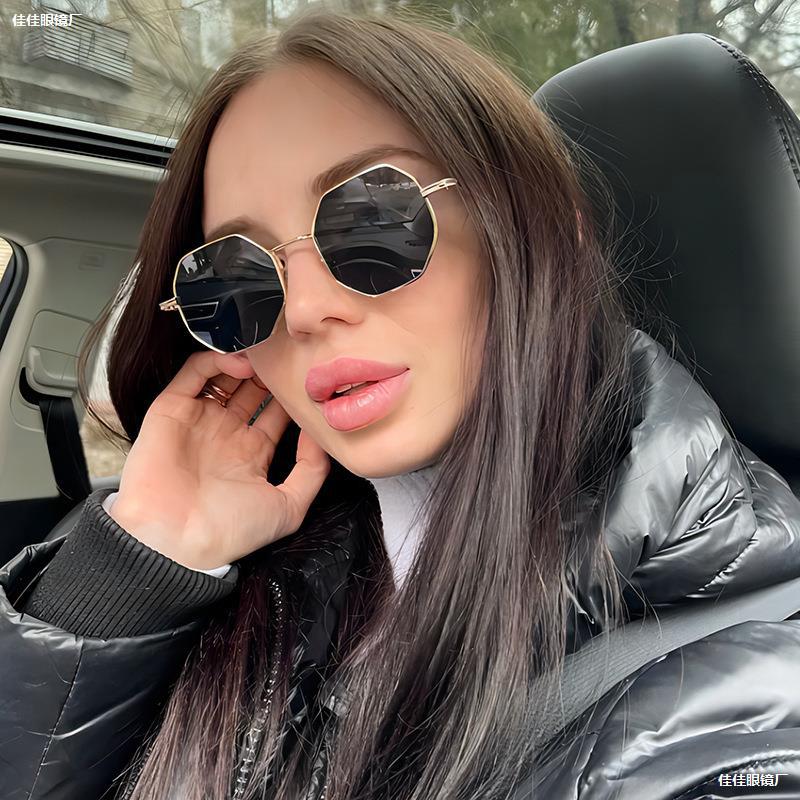 Square Polygon Metal Sunglasse - Luxury Lifestyle Store recension och pris